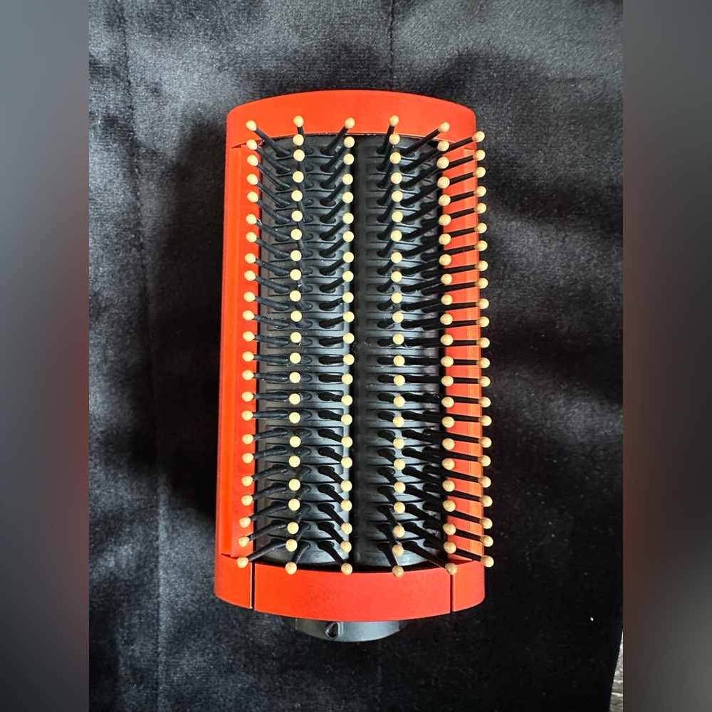 Dyson Soft Smoothing Brush Attachment in Topaz/Red